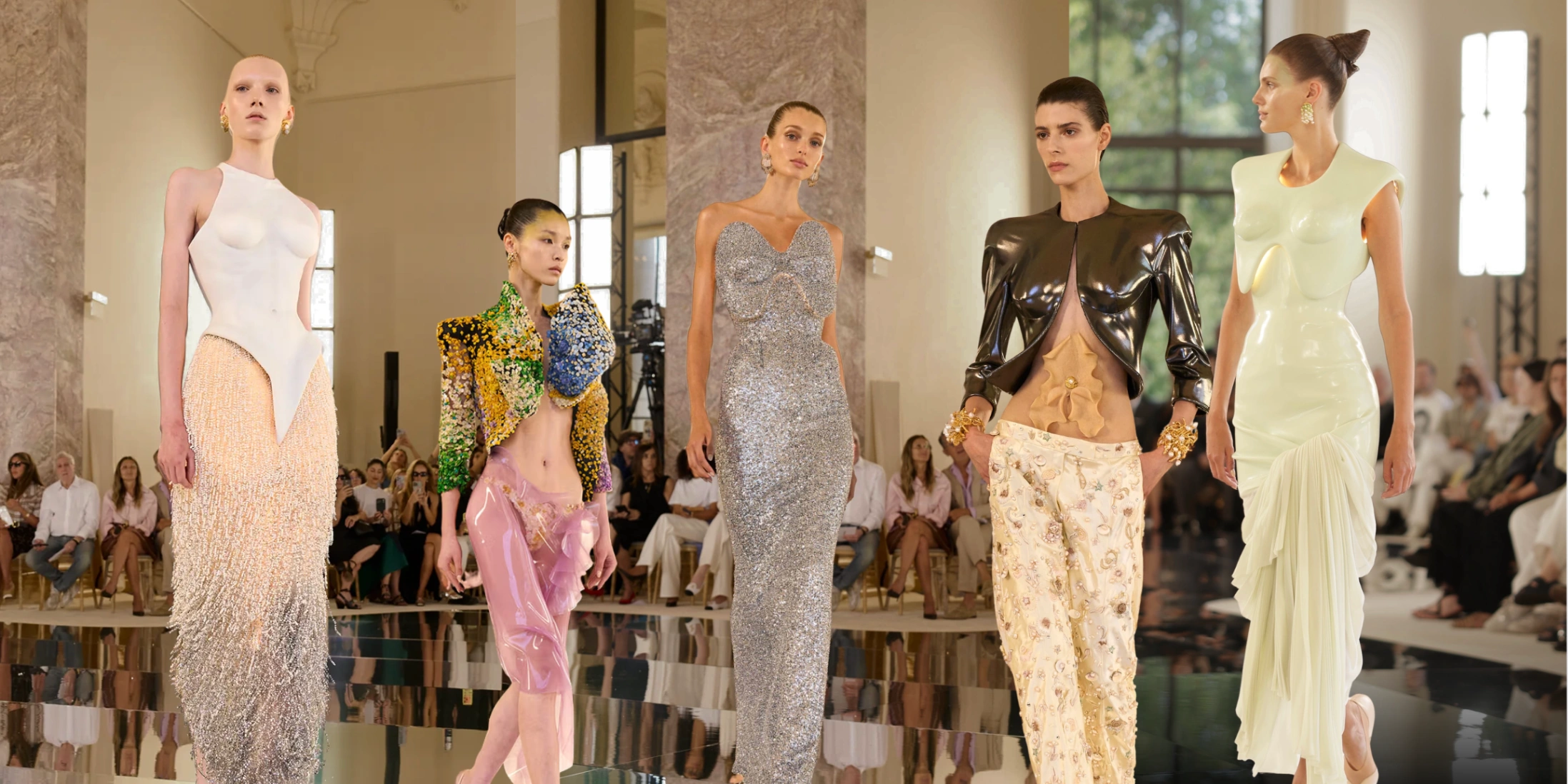 HÀNG CHỤC BỘ VÁY ĐÍNH ĐÈN LED CÓ MỘT KHÔNG HAI CỦA SCHIAPARELLI